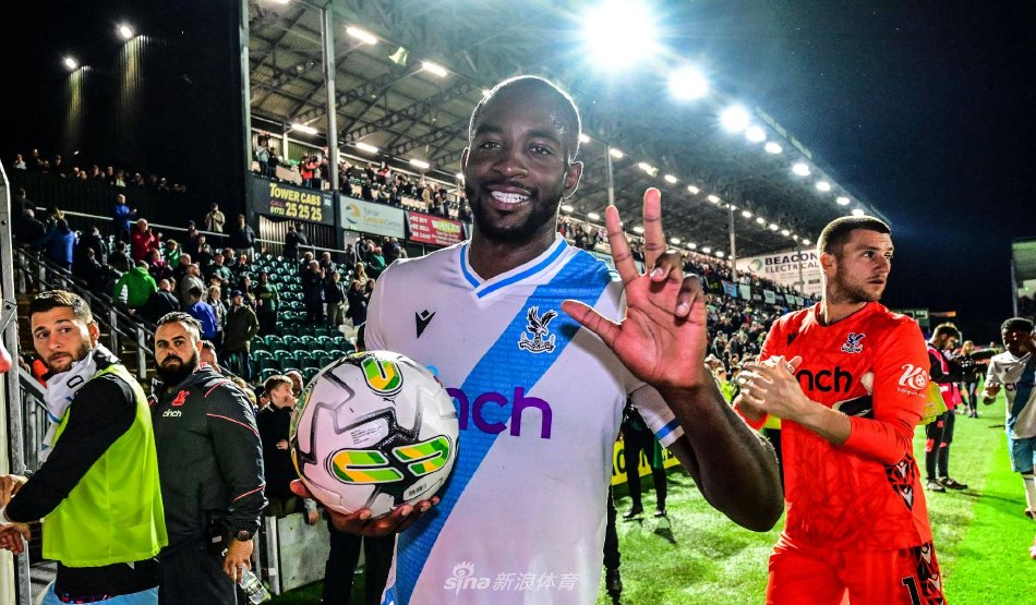 在这场激烈 在这场激烈