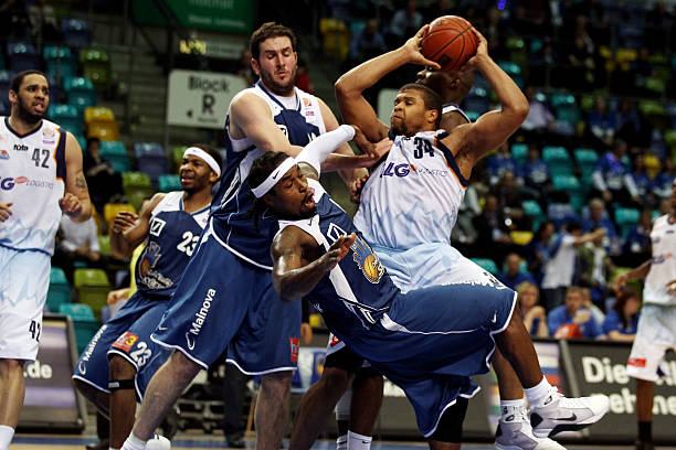 讨乌尔比希 讨乌尔比希