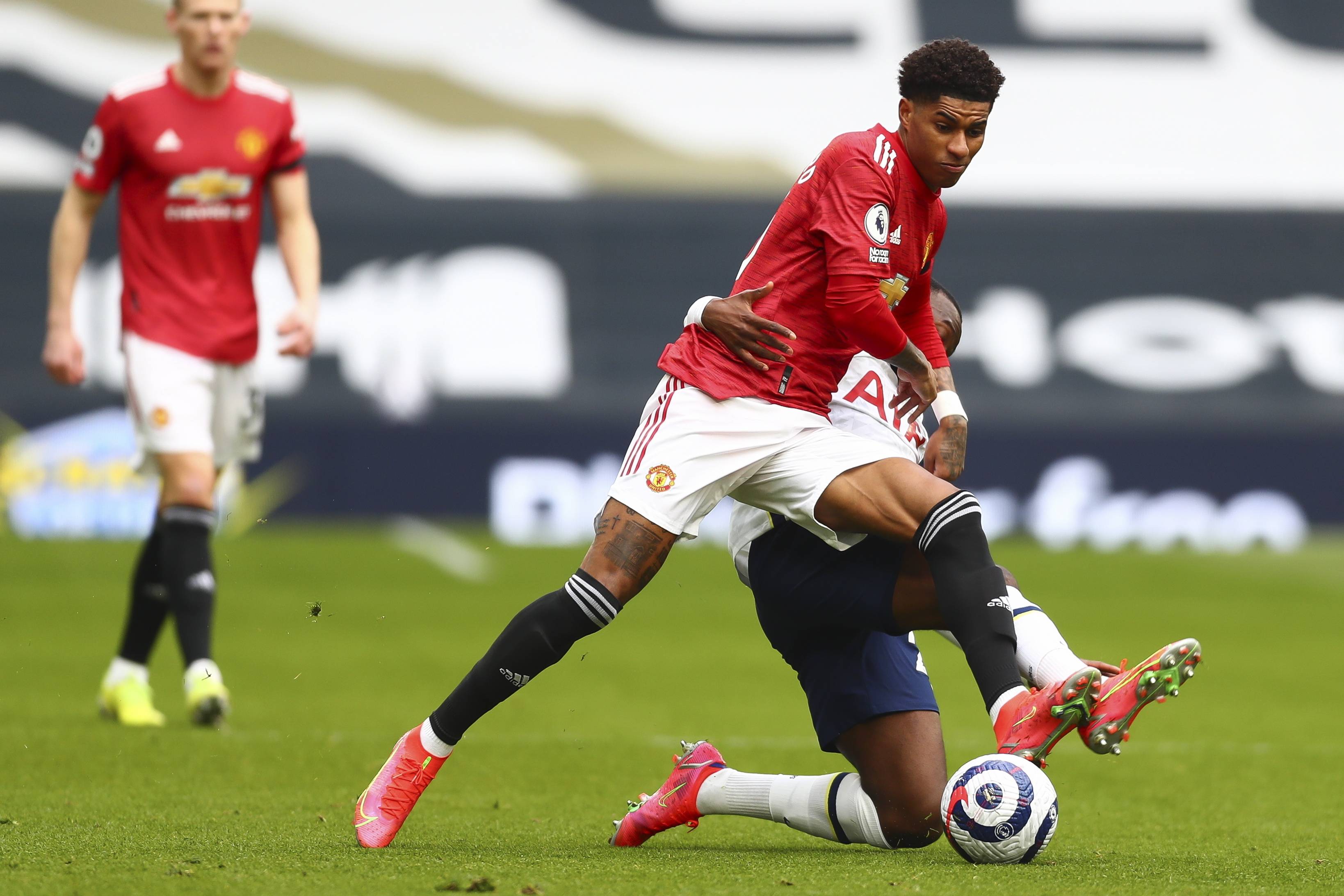 更是曼联重 更是曼联重