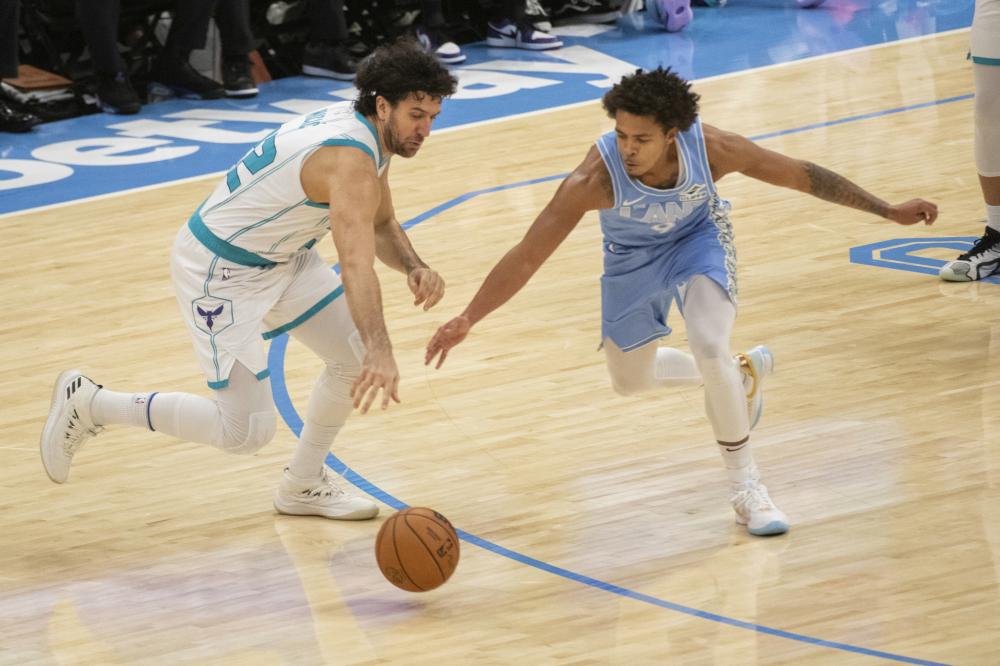 中场断球后 中场断球后