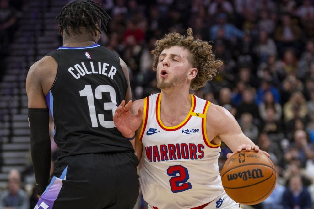 球队风格更 球队风格更