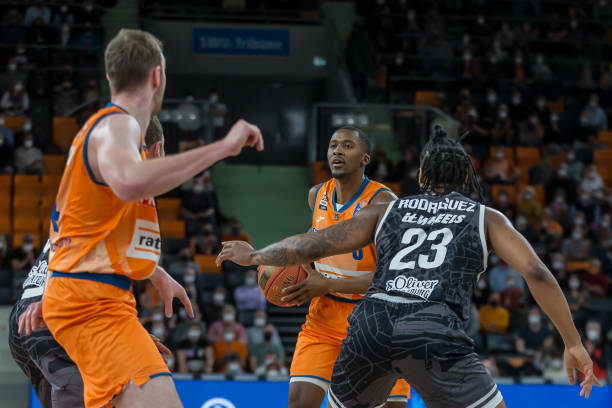 表现出色 表现出色